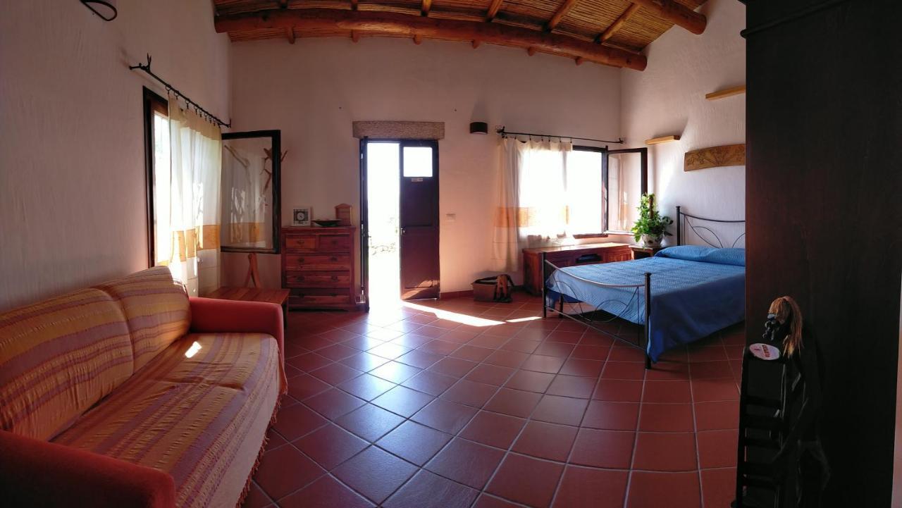 B&B Bellavista Sole Ruiu ภายนอก รูปภาพ